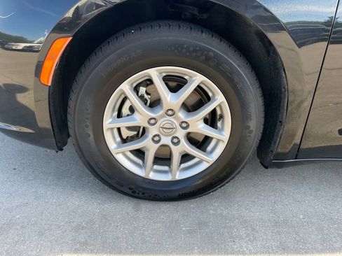 Used 2023 Chrysler Pacifica Touring-L FWD image 29