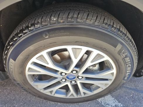 Used 2020 Ford Escape SEL AWD/4WD image 18