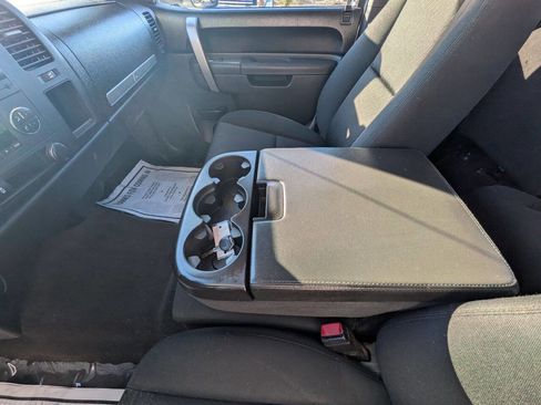 Used 2013 Chevrolet Silverado 2500 LT w/ Interior Plus Package image 16