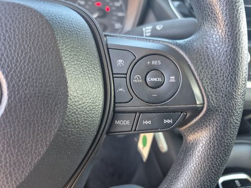 Used 2024 Toyota Corolla LE FWD image 28