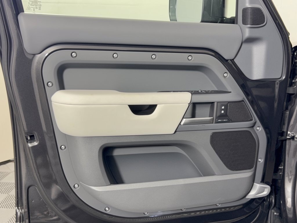 New 2026 Land Rover Defender 110 S AWD/4WD image 14