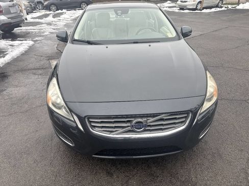 Used 2013 Volvo S60 T5 image 2