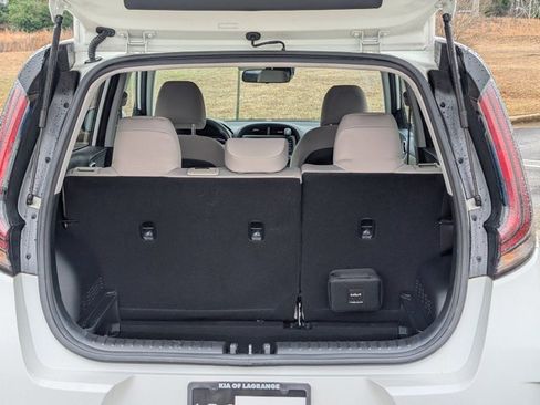 Used 2024 Kia Soul LX image 9