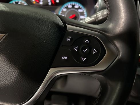 Used 2023 Chevrolet Traverse LT image 25