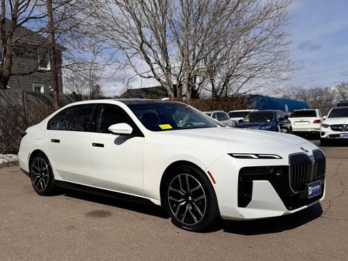 Used 2024 BMW 740i xDrive 740i xDrive image 8