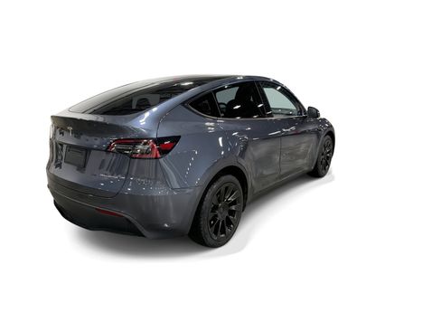 Certified 2023 Tesla Model Y Long Range AWD/4WD image 6