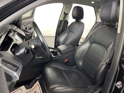 Used 2020 Jaguar E-PACE SE image 18
