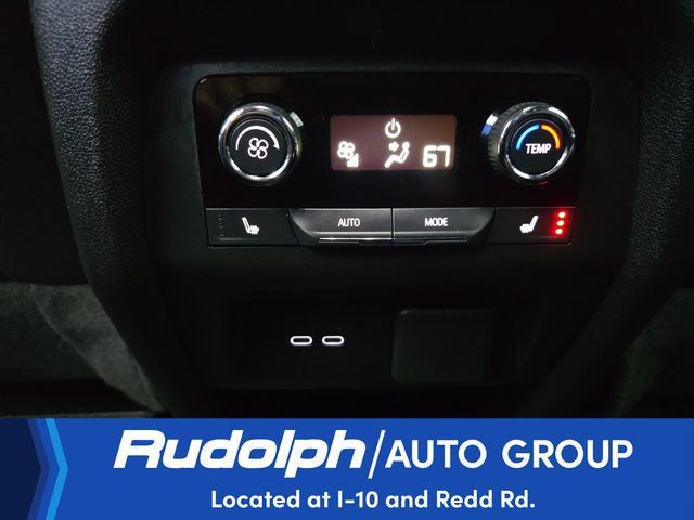 Used 2025 Chevrolet Traverse RS FWD image 23