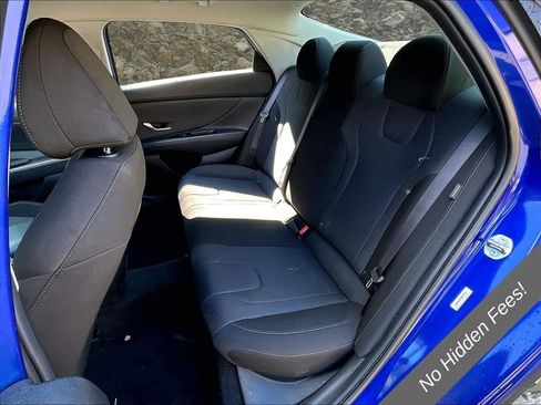 Used 2025 Hyundai Elantra SE FWD image 21