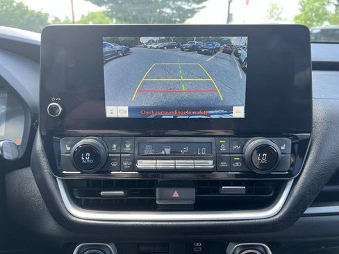 Used 2024 Toyota Grand Highlander AWD image 19