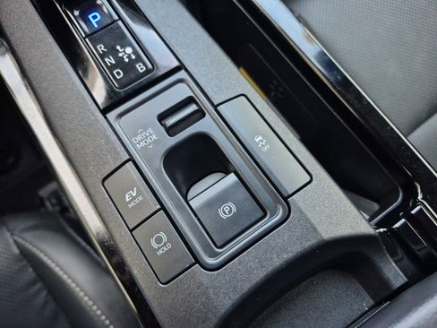 Used 2024 Toyota Prius XLE image 23