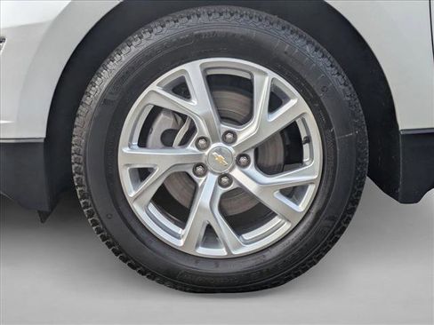 Used 2019 Chevrolet Equinox LT image 22