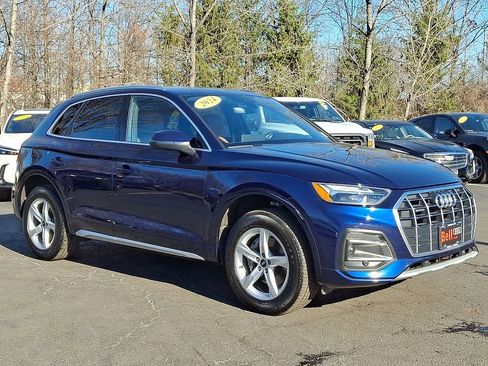 Certified 2023 Audi Q5 2.0T Premium w/ Convenience Package image 2