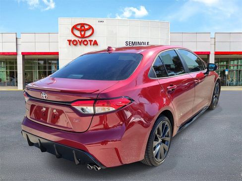 Used 2024 Toyota Corolla SE image 3