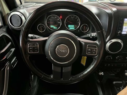 Used 2018 Jeep Wrangler Unlimited Sahara w/ Mopar Chrome Edition Group AWD/4WD image 11