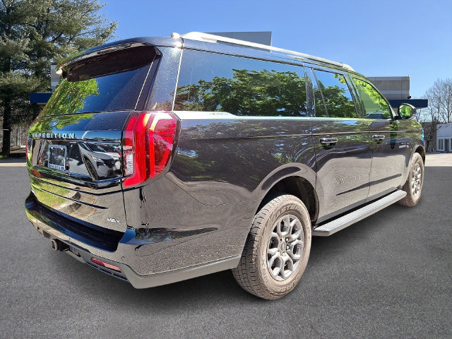Used 2025 Ford Expedition Max Active AWD/4WD image 6