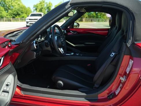 Used 2023 MAZDA MX-5 Miata Grand Touring RWD image 12