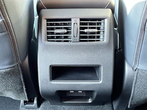 New 2025 Mitsubishi Outlander SE image 27