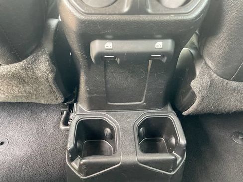 Used 2021 Jeep Wrangler Unlimited Sport AWD/4WD image 18