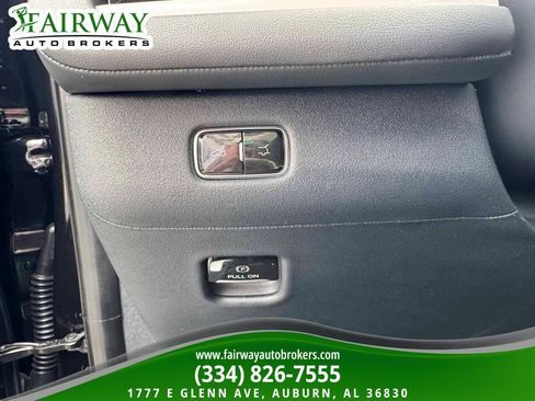 Used 2025 Lincoln Navigator Reserve AWD/4WD image 18