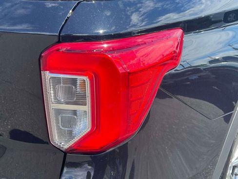 Used 2023 Ford Explorer XLT w/ Equipment Group 202A AWD/4WD image 10
