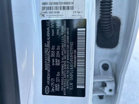 Used 2021 Hyundai Elantra SE FWD image 21