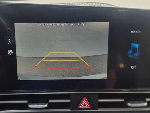 Used 2023 Hyundai Elantra SEL w/ Convenience Package FWD image 12