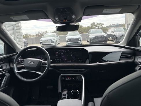 Used 2025 Audi Q5 Premium Plus w/ Premium Plus image 19