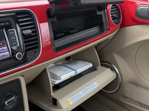 Used 2014 Volkswagen Beetle 1.8T image 26