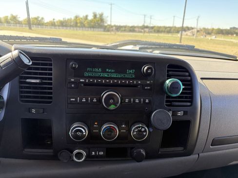 Used 2011 Chevrolet Silverado 2500 W/T image 17
