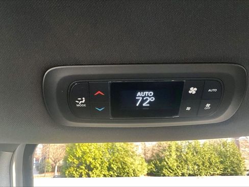 New 2026 Chrysler Pacifica Select FWD image 15