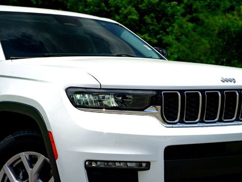 Used 2022 Jeep Grand Cherokee L Limited AWD/4WD image 4