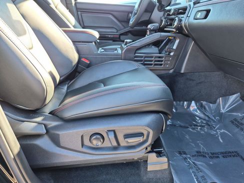 Used 2025 Toyota Tacoma TRD Pro AWD/4WD image 10
