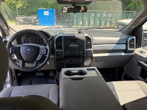 Used 2019 Ford F250 XLT AWD/4WD image 3