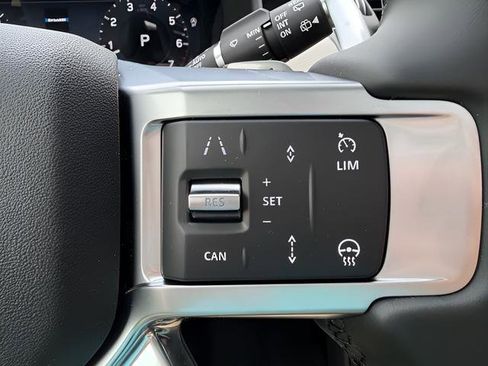 New 2026 Land Rover Discovery Limited Edition AWD/4WD image 21