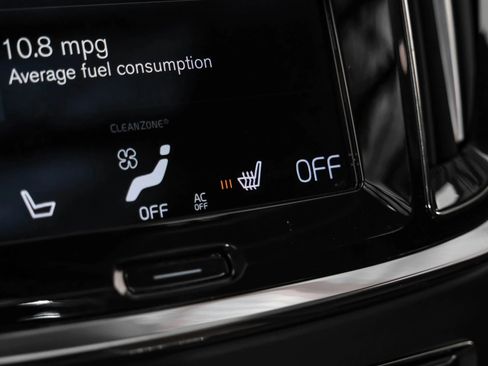 Used 2021 Volvo V60 T5 Momentum w/ Climate Package image 21