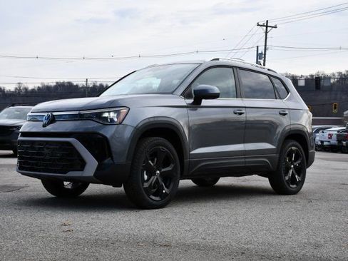 New 2026 Volkswagen Taos SEL image 3