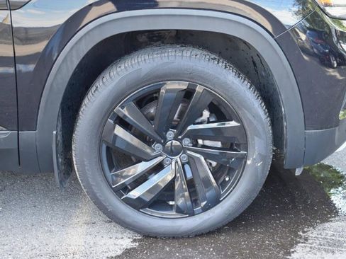 Used 2021 Volkswagen Atlas Cross Sport SE w/ Panoramic Sunroof Package image 15