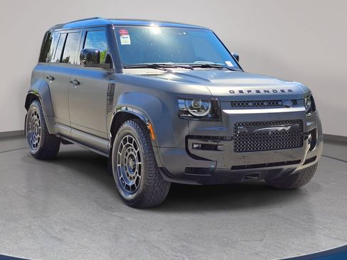 New 2026 Land Rover Defender 110 OCTA AWD/4WD image 3