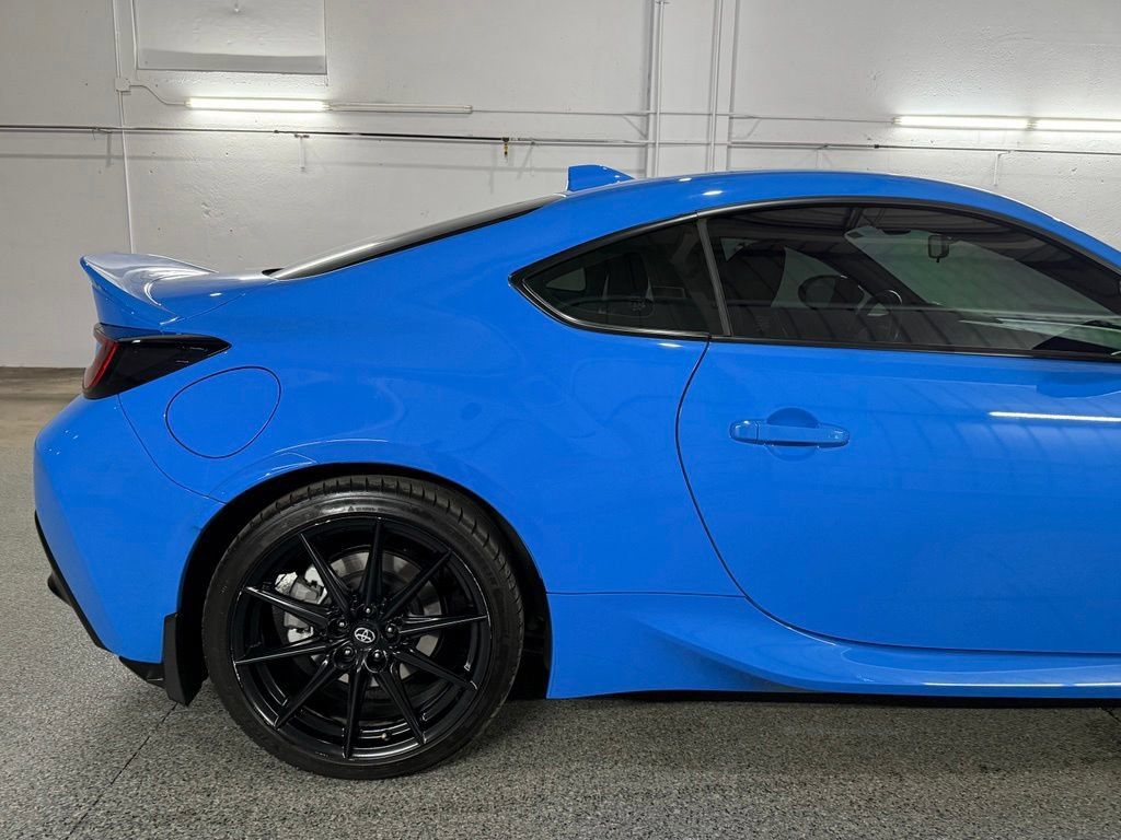 Used 2024 Toyota GR86 Premium RWD image 5
