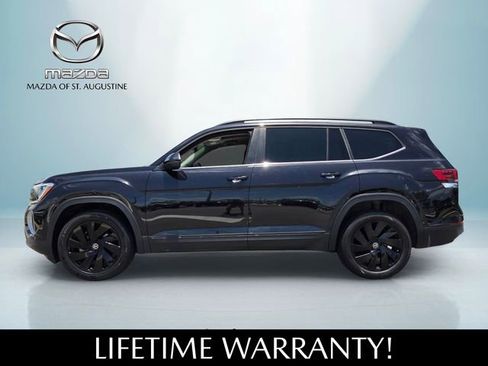 Used 2024 Volkswagen Atlas SE w/ Panoramic Sunroof Package FWD image 3