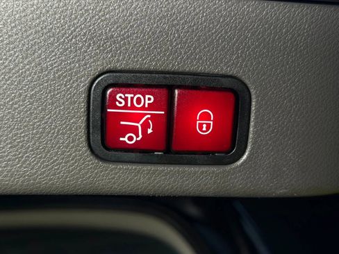 Used 2016 Mercedes-Benz GL 320 BlueTEC 4MATIC image 16