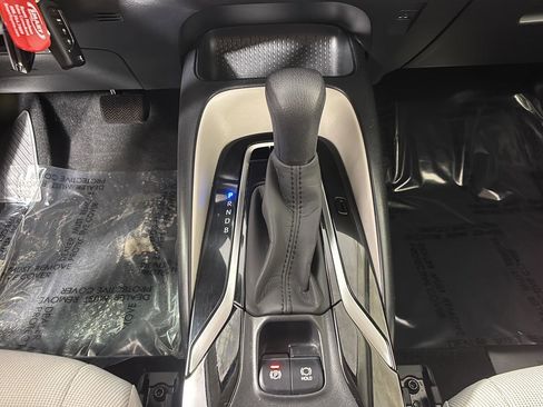 Used 2020 Toyota Corolla LE FWD image 32