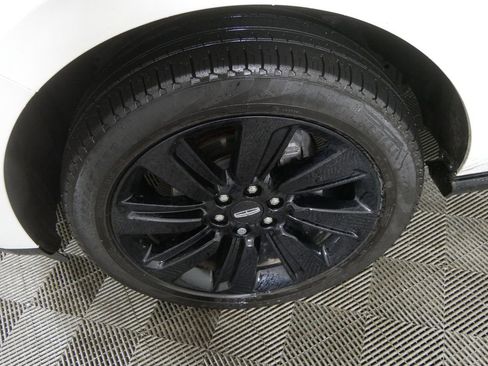 Used 2024 Lincoln Navigator Reserve w/ Equipment Group 201A image 9