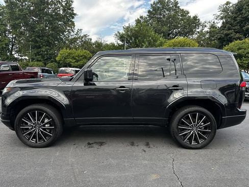 Used 2024 Lexus GX 550 w/ Accessory Package (Z1) AWD/4WD image 8