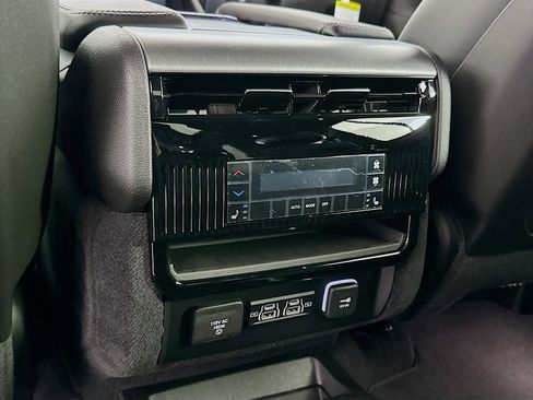 New 2026 Jeep Grand Wagoneer L Limited image 33