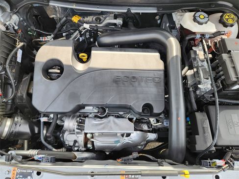 Used 2024 Chevrolet Equinox LT image 32