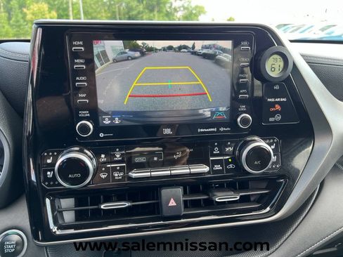 Used 2020 Toyota Highlander Limited AWD/4WD image 12