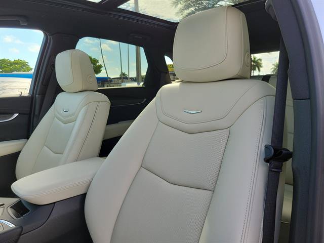 Certified 2025 Cadillac XT5 Sportv AWD/4WD image 32