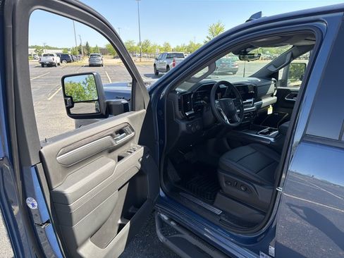 New 2026 Chevrolet Silverado 3500 LTZ w/ LTZ Plus Package AWD/4WD image 9